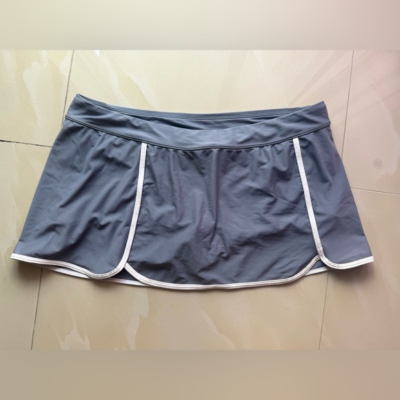 Free country skort size XL /16  sport swim button gray white stretch - Picture 14 of 14
